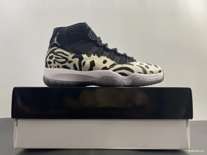 One Kick ANIMAL AIR JORDAN 11 INSTINCT AR0715-010 0531